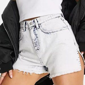 ASYOU denim shorts with frayed hem in bleach wash